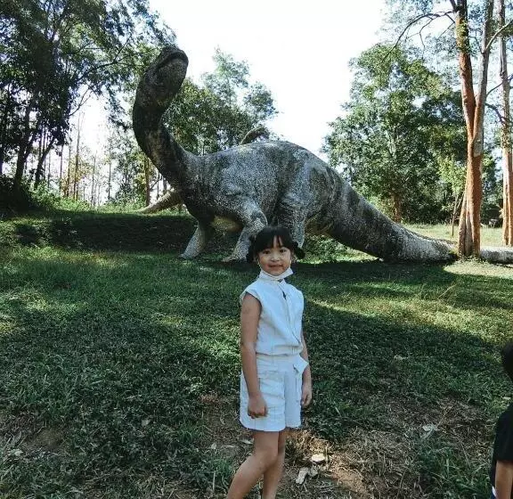 Sappraiwan Elephant Resort & Sanctuary