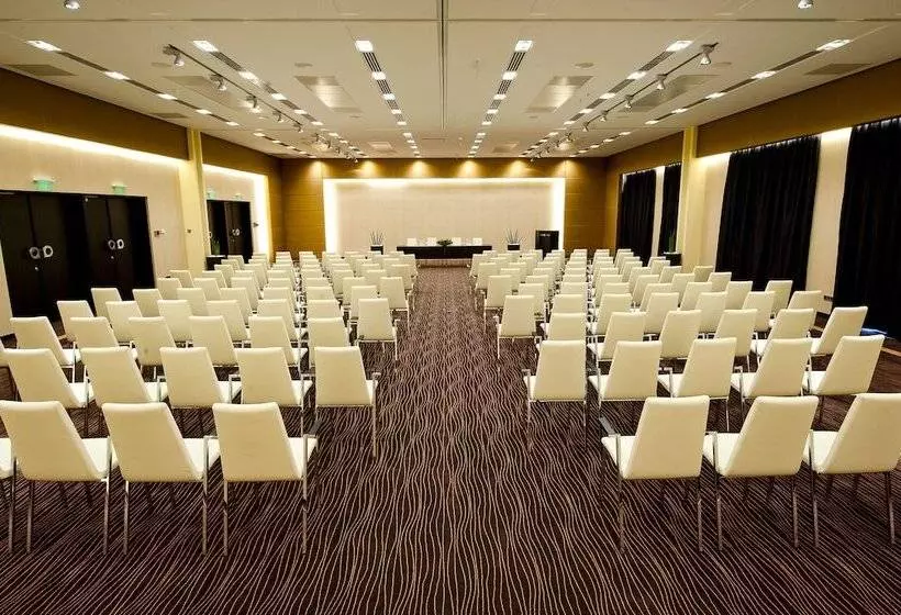 ホテル Abacus Business & Wellness