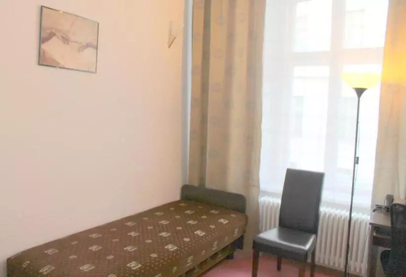 هتل Amelie Berlin