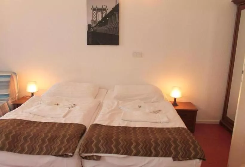 هتل Amelie Berlin