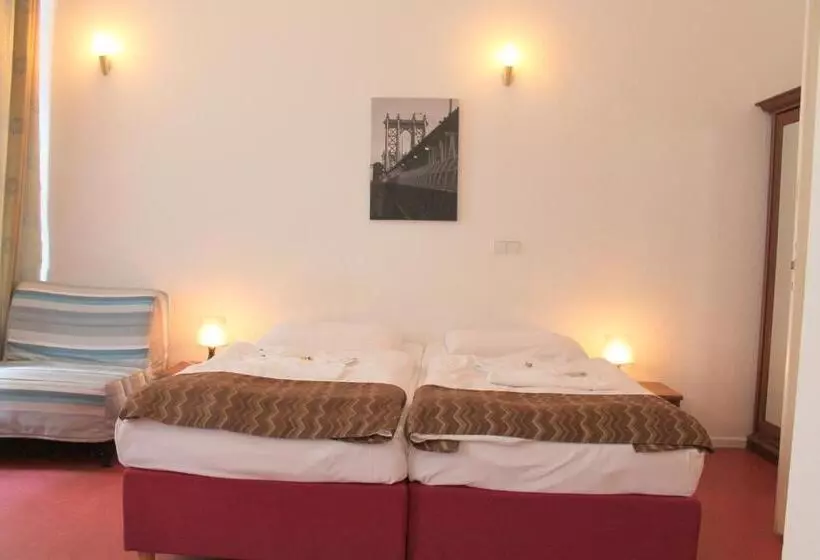 هتل Amelie Berlin