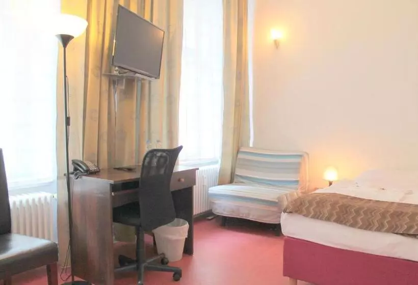 هتل Amelie Berlin