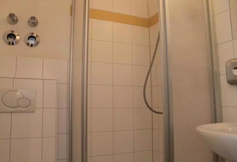 هتل Amelie Berlin