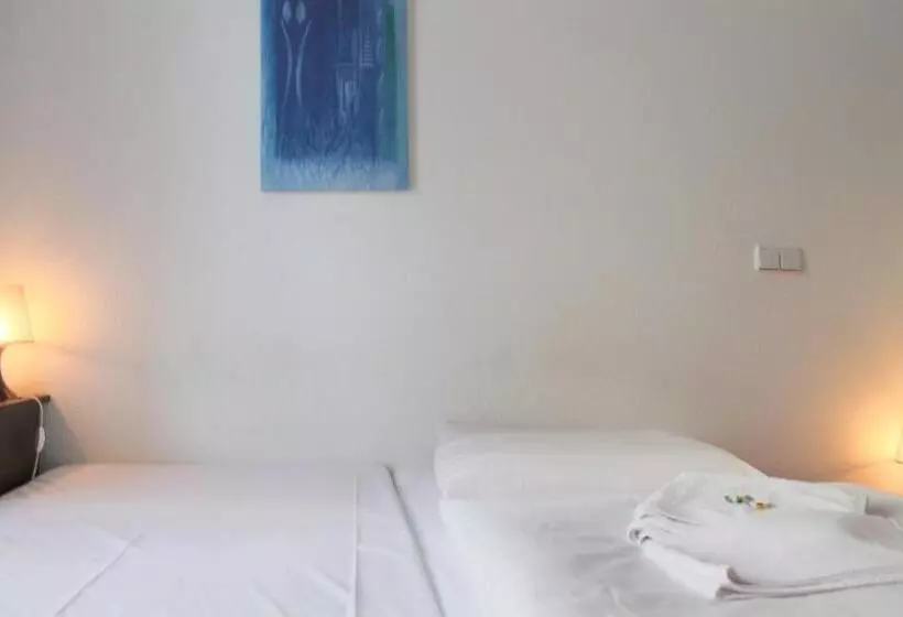 هتل Amelie Berlin