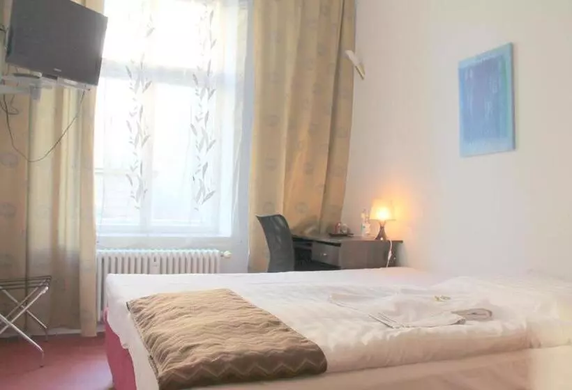 هتل Amelie Berlin