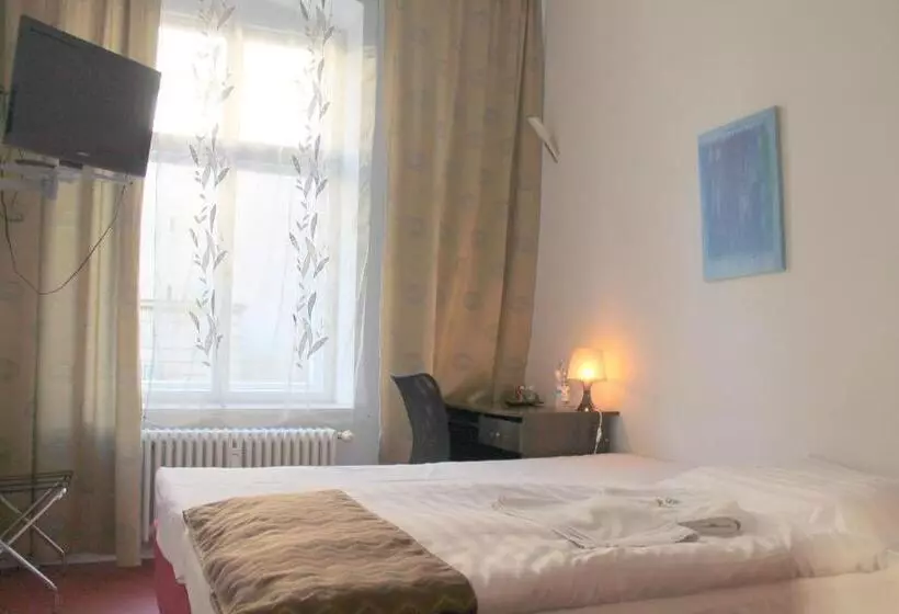 هتل Amelie Berlin