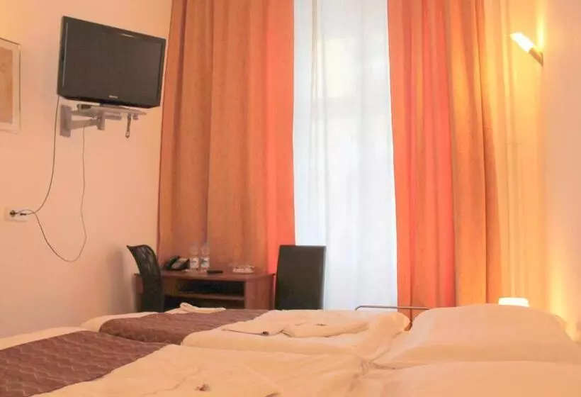 هتل Amelie Berlin