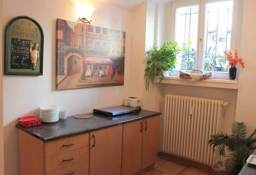 هتل Amelie Berlin