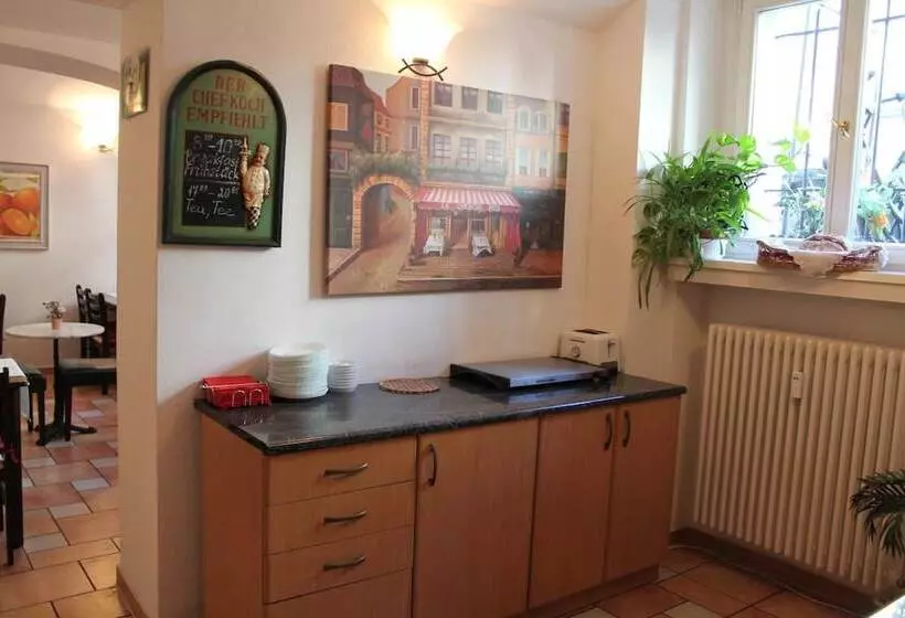 هتل Amelie Berlin