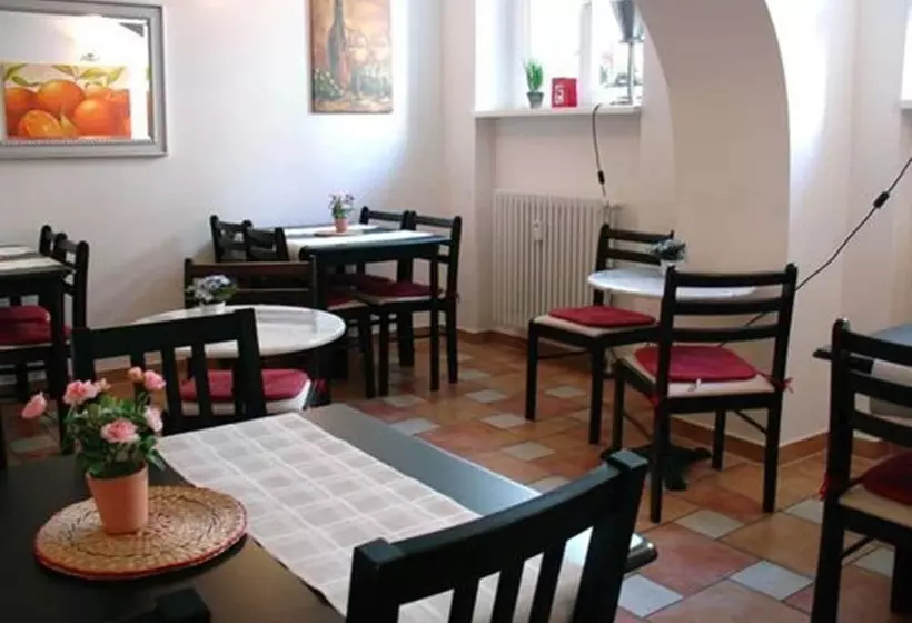 هتل Amelie Berlin