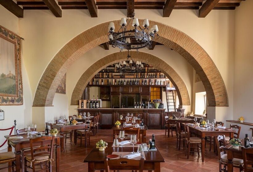 فندق Castello Banfi   Il Borgo