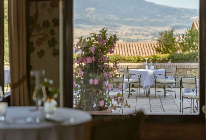 فندق Castello Banfi   Il Borgo