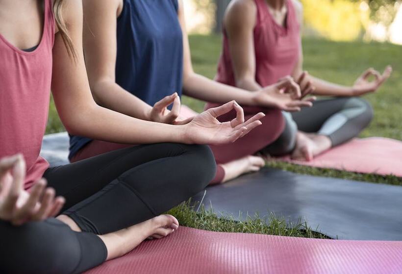 فندق Castello Banfi   Il Borgo