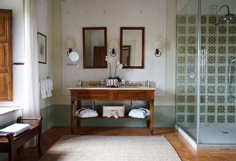 فندق Castello Banfi   Il Borgo