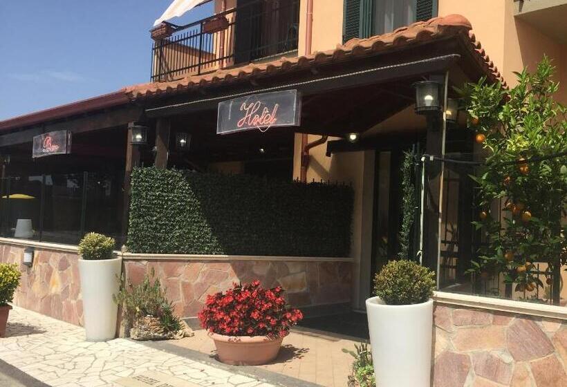 Отель Dei Tartari