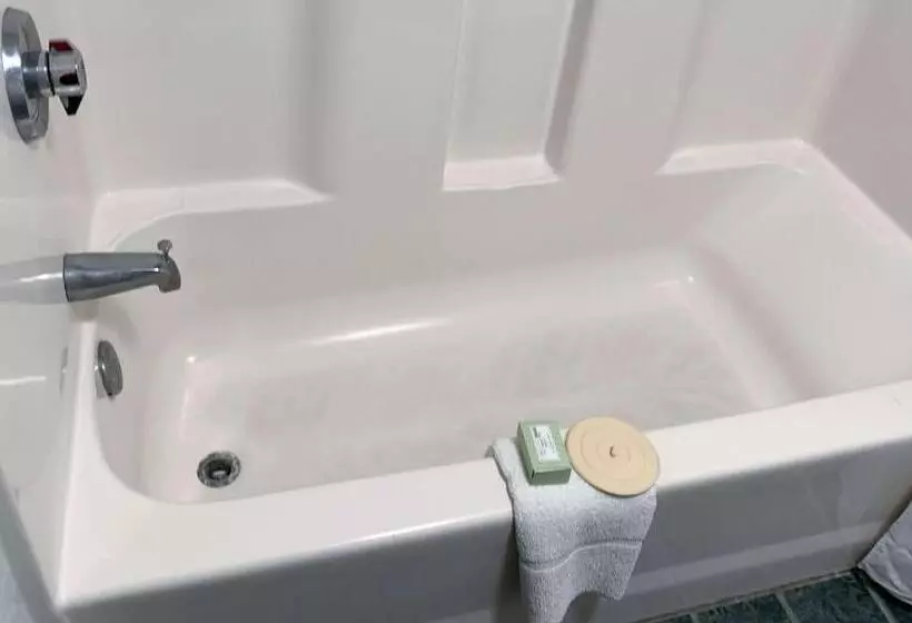 בית מלון כפרי Royal Inn Rockville