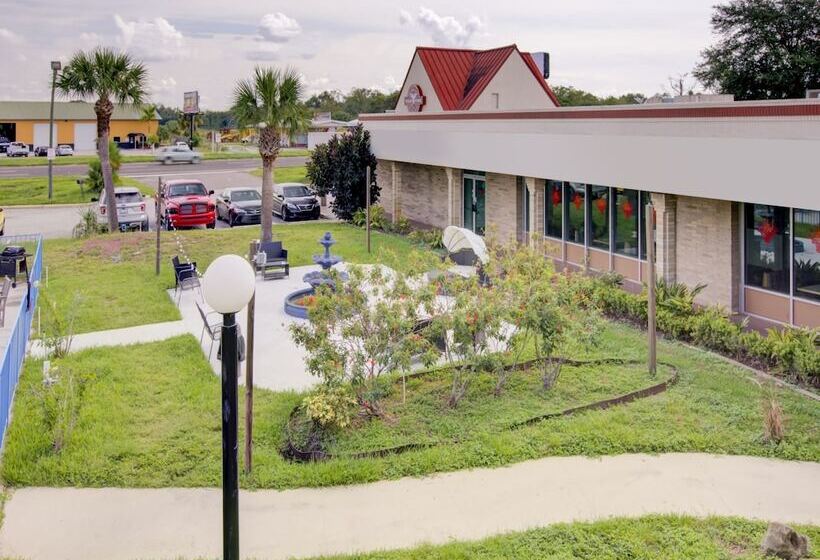 OYO Hotel Dundee By Crystal Lake