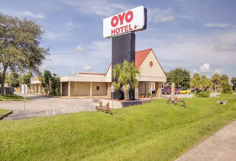 OYO Hotel Dundee By Crystal Lake