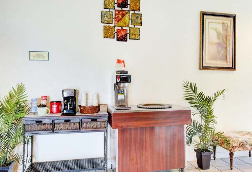 OYO Hotel Dundee By Crystal Lake