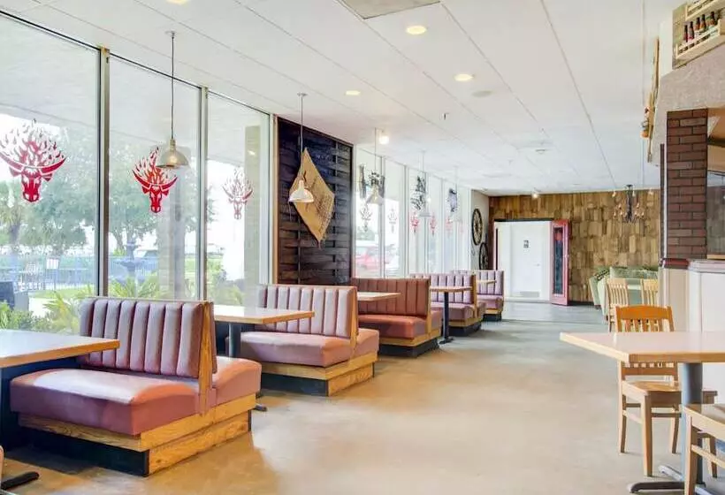 OYO Hotel Dundee By Crystal Lake