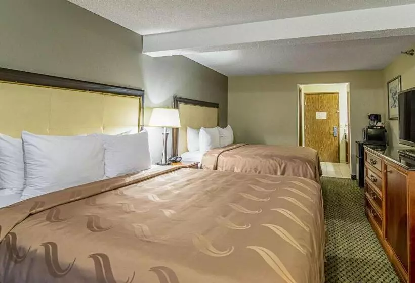 Roosevelt Hotel   Undergoing Improvements