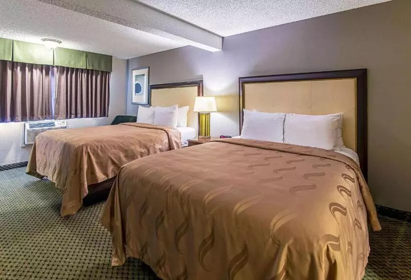 Roosevelt Hotel   Undergoing Improvements