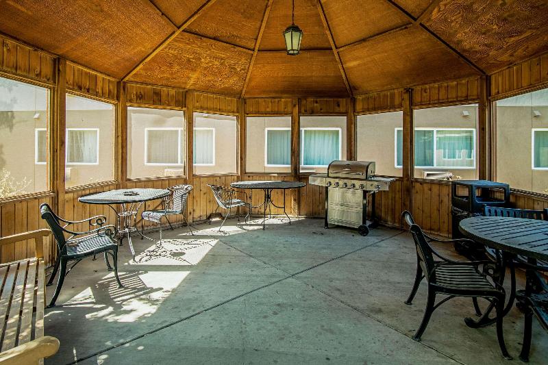 Roosevelt Hotel   Undergoing Improvements