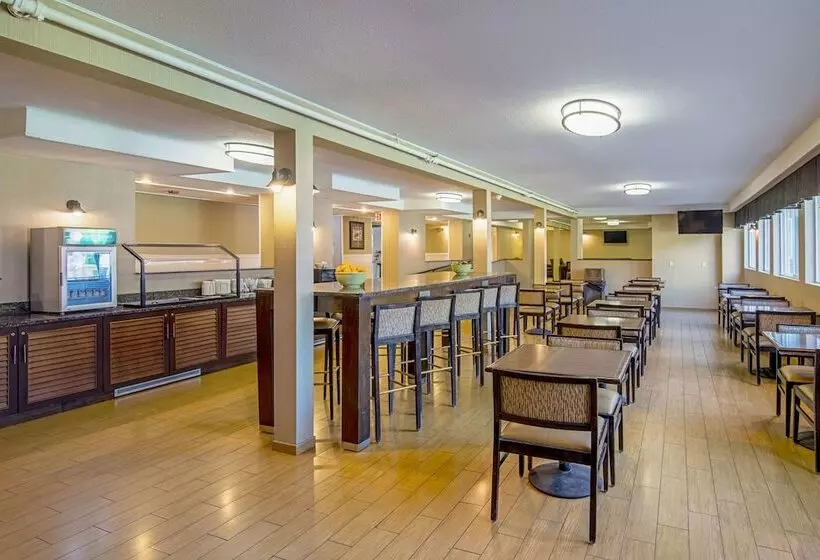 Roosevelt Hotel   Undergoing Improvements