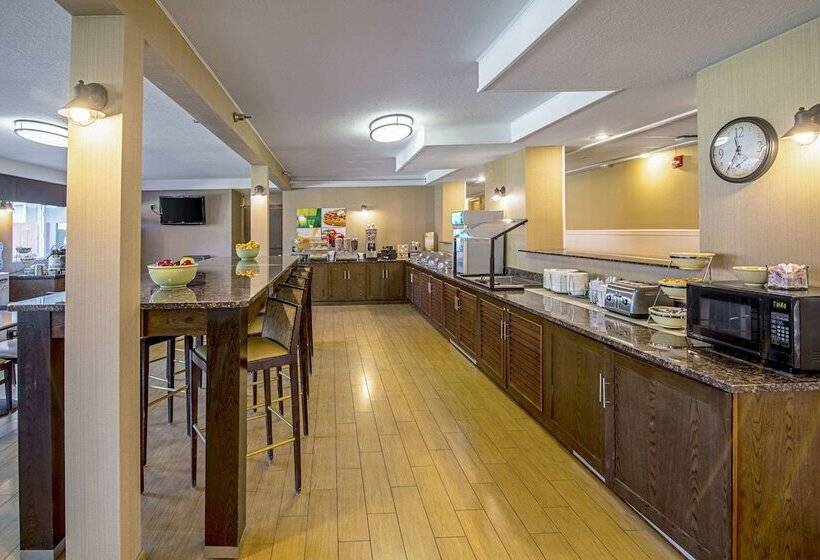 Roosevelt Hotel   Undergoing Improvements