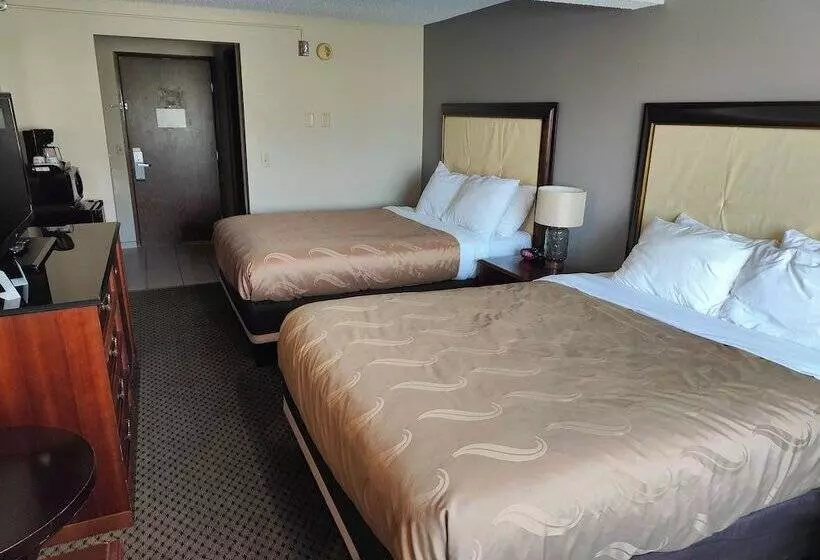 Roosevelt Hotel   Undergoing Improvements