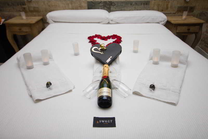 فندق Suites Boutique Jardines del Montornés