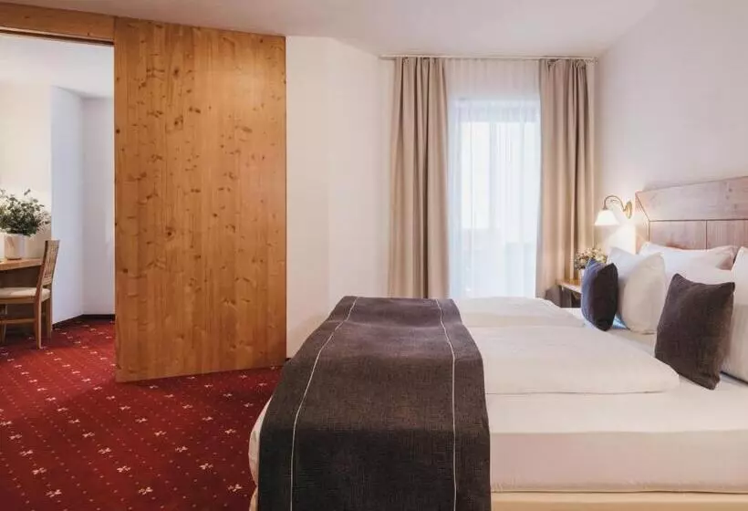 هتل Vier Jahreszeiten