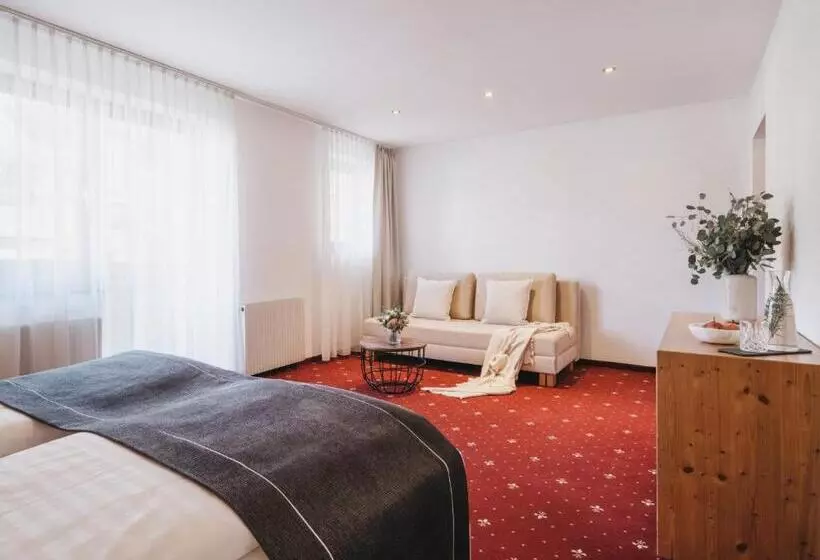 هتل Vier Jahreszeiten