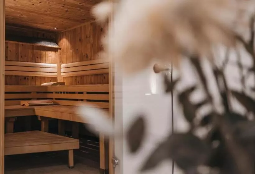 هتل Vier Jahreszeiten