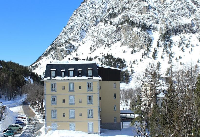 استراحتگاه Continental Balneario De Panticosa