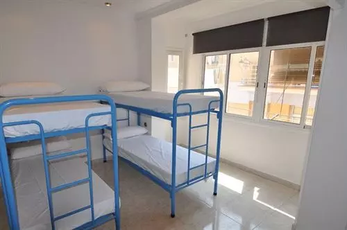 Bedcelona Barceloneta Beach Club & Rooms Hostel