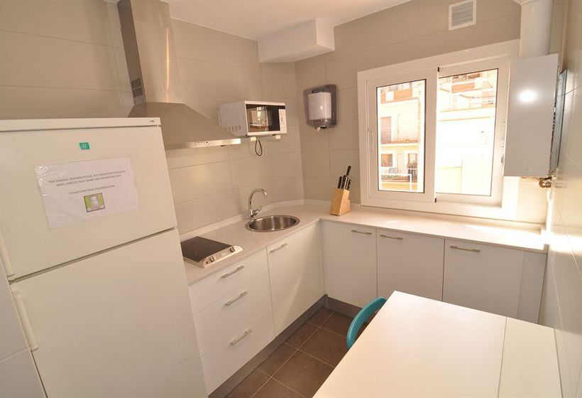 Bedcelona Barceloneta Beach Club & Rooms Hostel