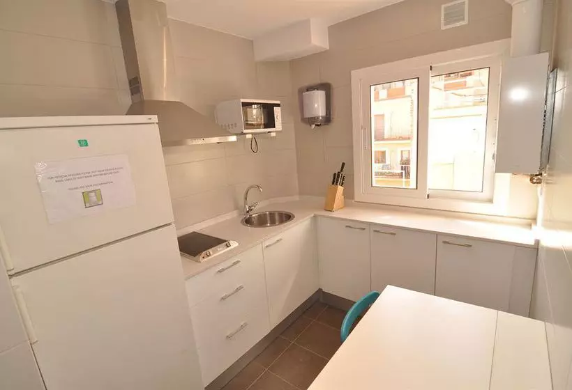 Bedcelona Barceloneta Beach Club & Rooms Hostel