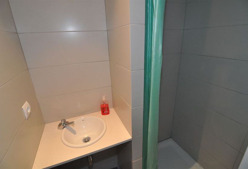 Bedcelona Barceloneta Beach Club & Rooms Hostel