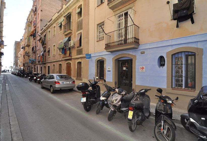 Bedcelona Barceloneta Beach Club & Rooms Hostel