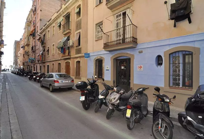 Bedcelona Barceloneta Beach Club & Rooms Hostel