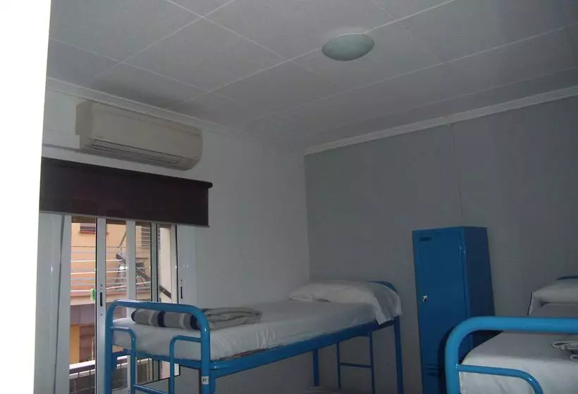 Bedcelona Barceloneta Beach Club & Rooms Hostel