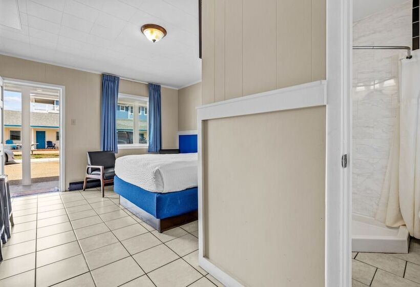 Dolphin Oceanfront Motel   Nags Head