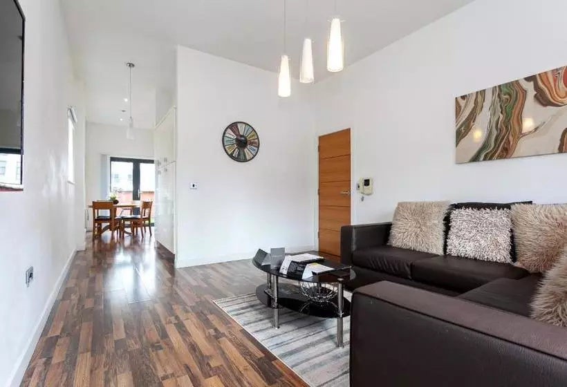 Dreamhouse Apartments Manchester City West