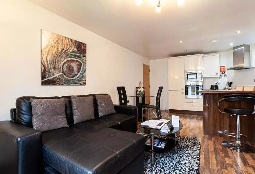 Dreamhouse Apartments Manchester City West