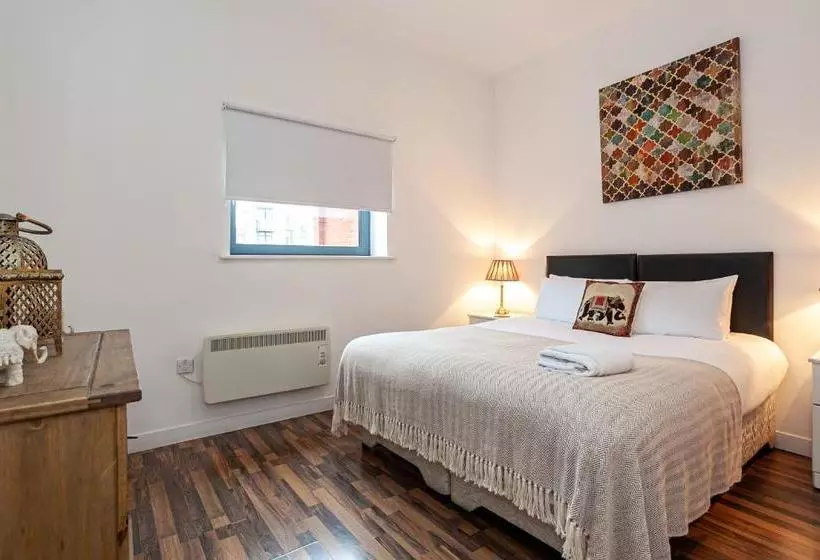 Dreamhouse Apartments Manchester City West