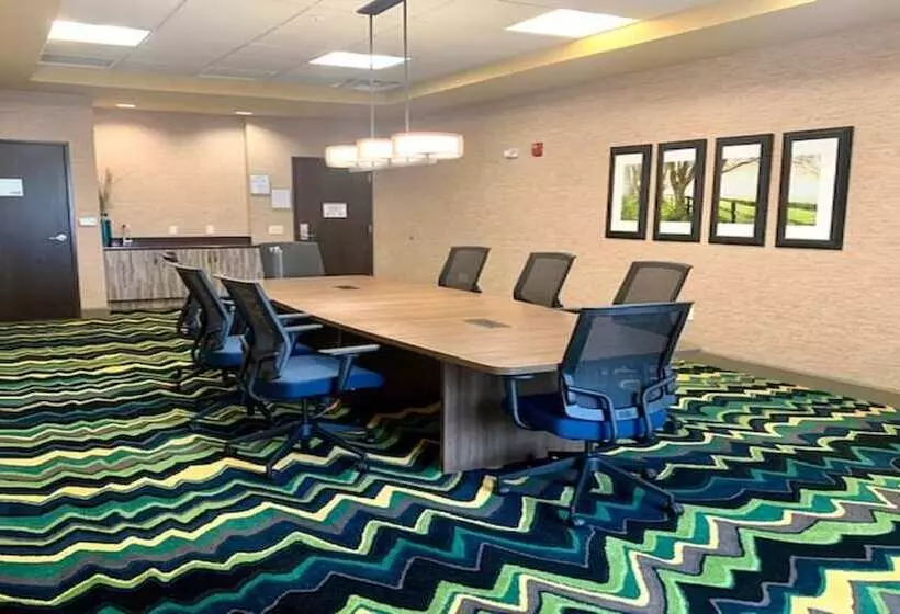 호텔 Holiday Inn Express & Suites Perry National Fairground Area, An Ihg