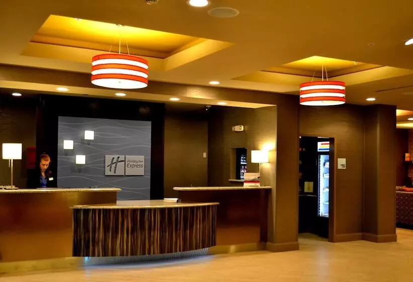 בית מלון כפרי Holiday Inn Express Covington Madisonville, An Ihg