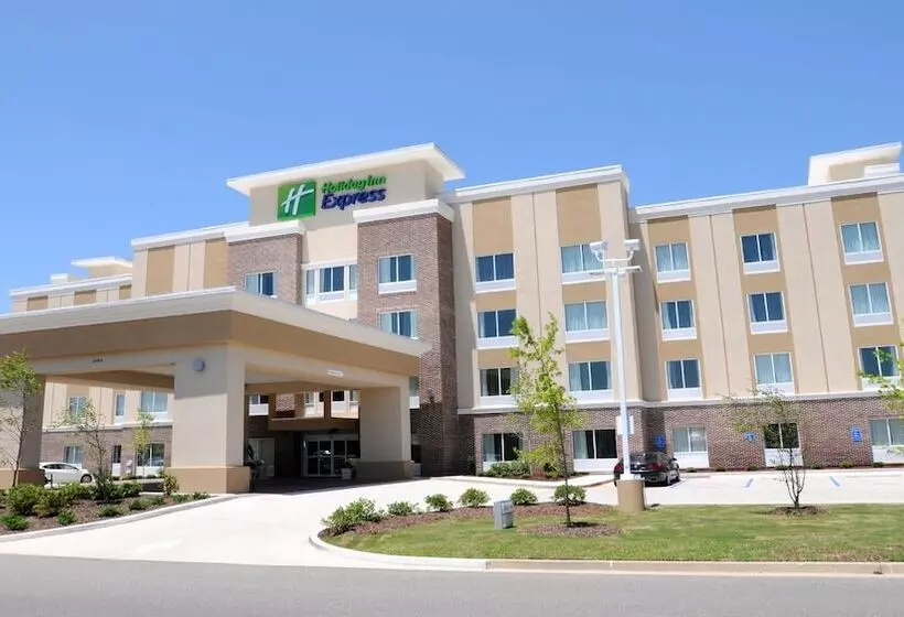 בית מלון כפרי Holiday Inn Express Covington Madisonville, An Ihg
