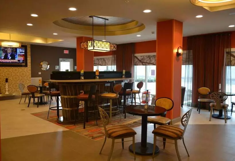 בית מלון כפרי Holiday Inn Express Covington Madisonville, An Ihg
